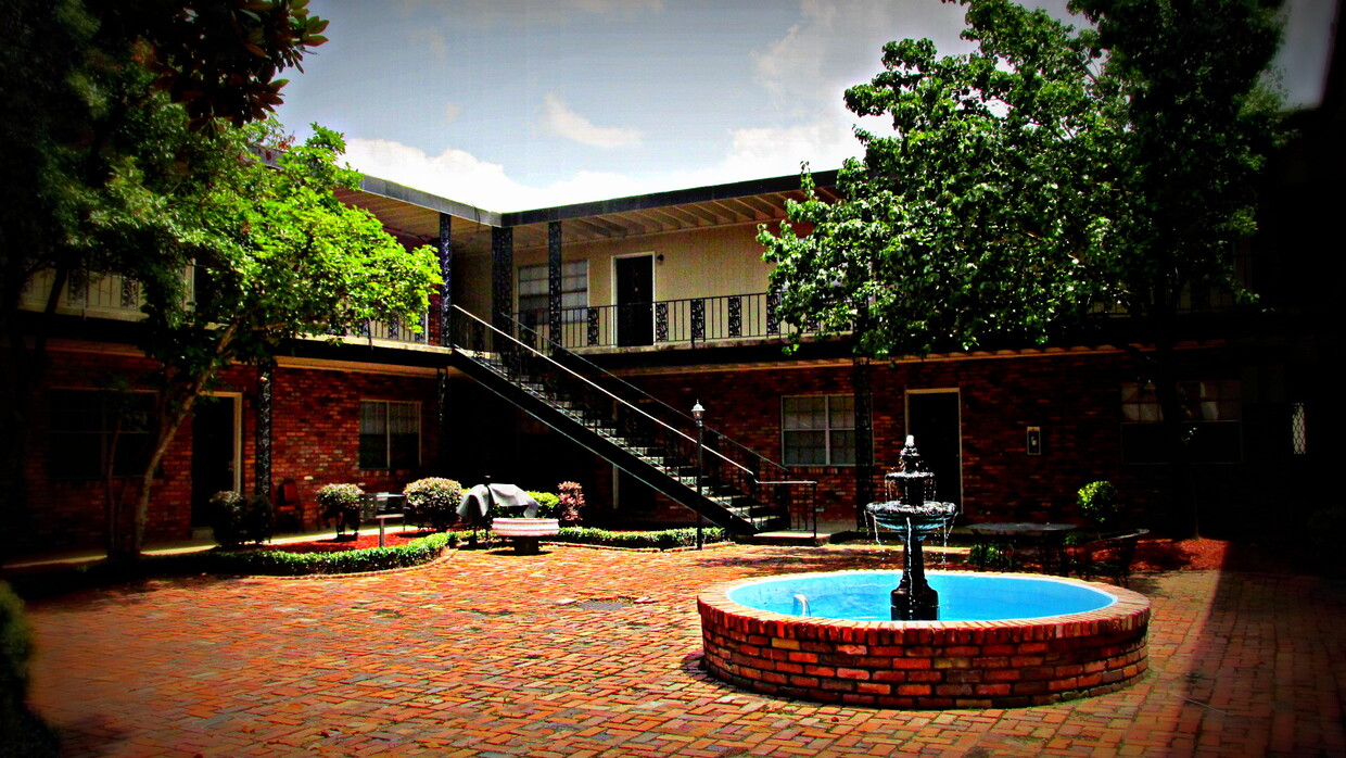 Primary Photo - Courtyard CitiFlats Apartments