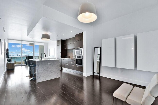 Foto del edificio - 900 Biscayne Blvd