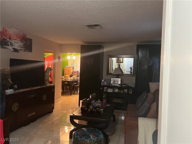 Foto del edificio - 6648 Fredonia Dr
