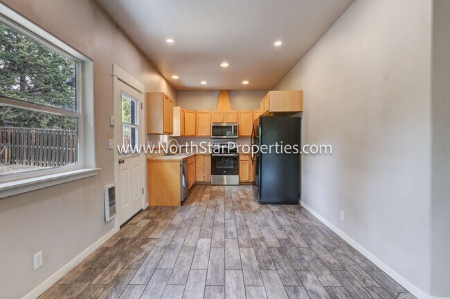 Building Photo - Wonderful Bend Property Close to Mountain ...