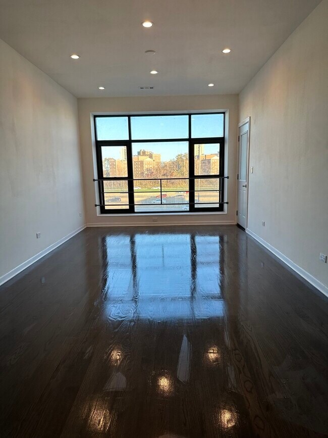Foto del edificio - 2916 S Wentworth Ave