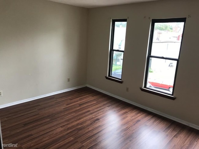 Building Photo - 2 br, 1 bath House - 116 Rochelle St