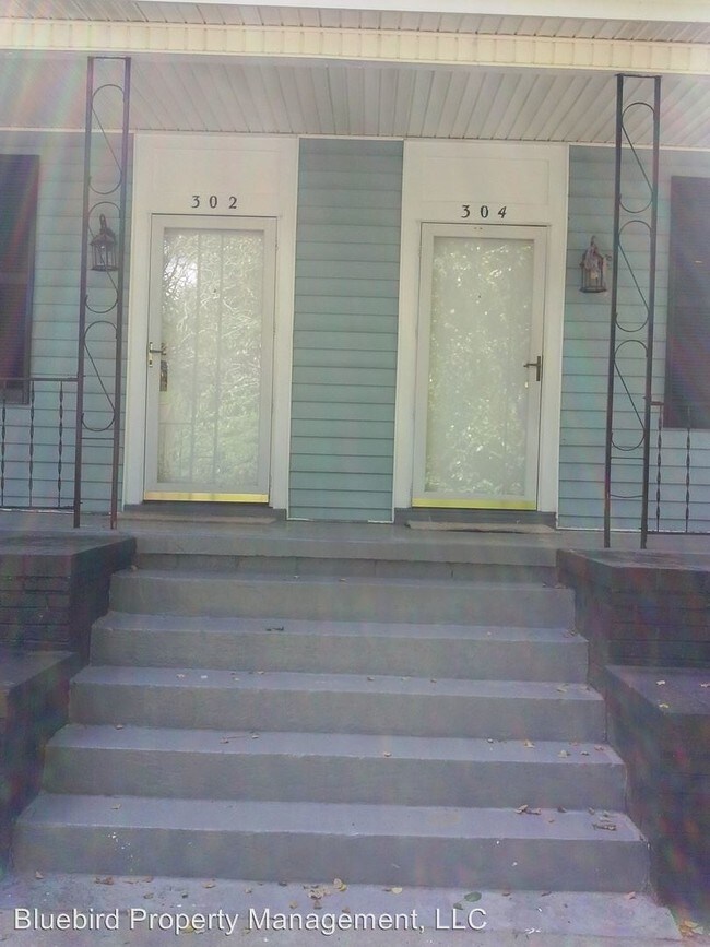 Building Photo - 304 Delaware St