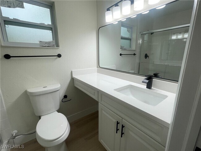 Foto del edificio - 2180 Leisure Ln