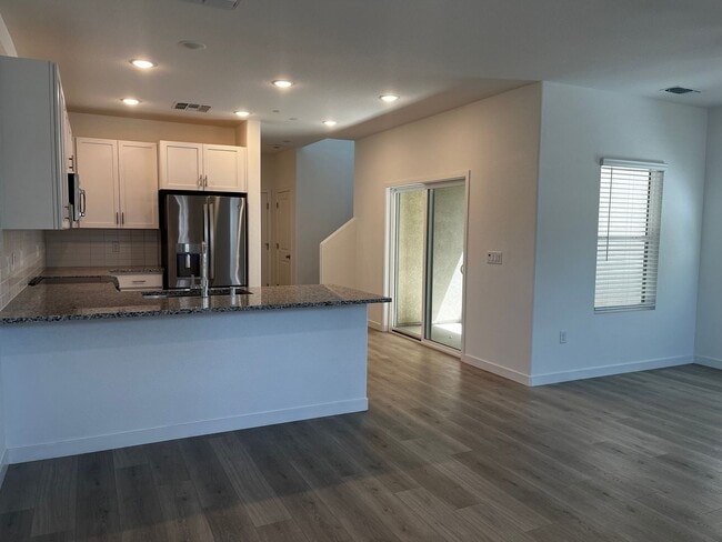 Building Photo - Beautiful New 3 Bedroom, 2.5 Bath, 1856 Sq...