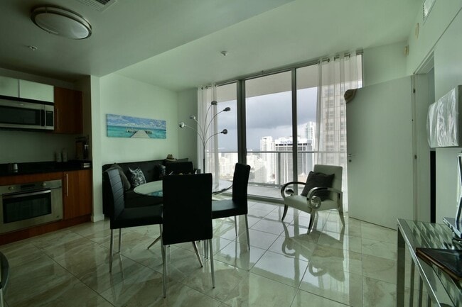 Building Photo - 300 Biscayne Boulevard Way