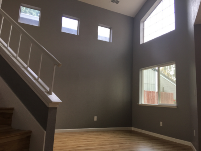 Foto del edificio - 8136 Sheehan Way