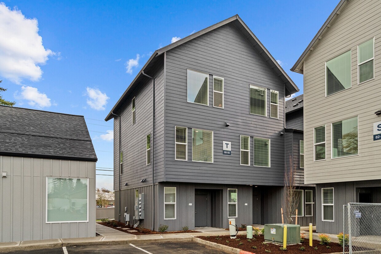 Foto principal - Fir Grove Townhomes