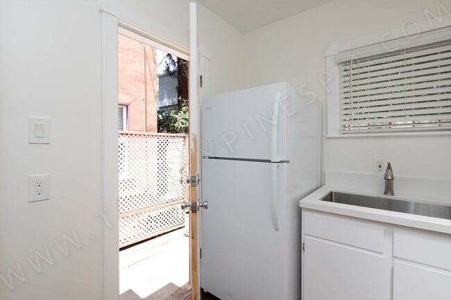Foto del edificio - Bankers Hill 1BR, Nestled Between Balboa P...