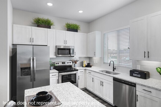 Foto del edificio - 7154 Rustle Rd