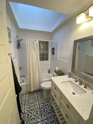 Foto del edificio - 2112 McMillan Ave