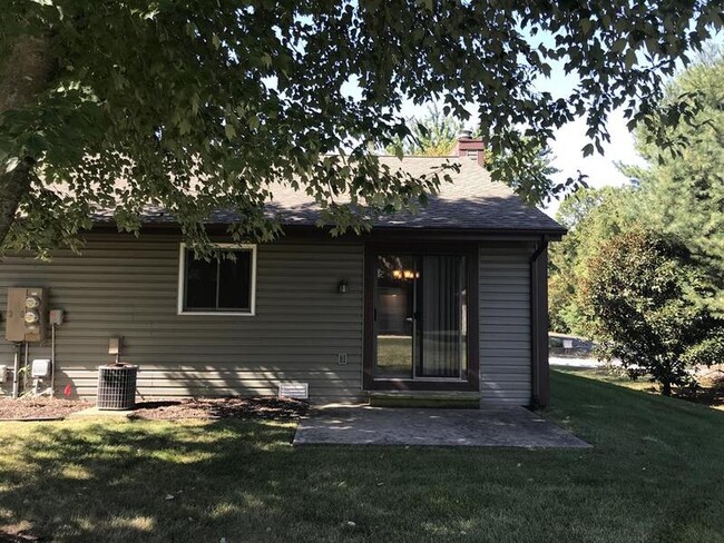 Building Photo - 812 Nowland Ct