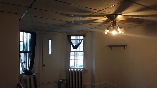 Building Photo - 5151 Walnut St