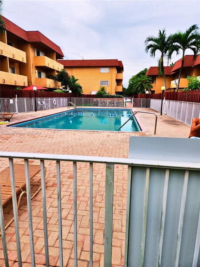 Foto del edificio - 9962 SW 88th St