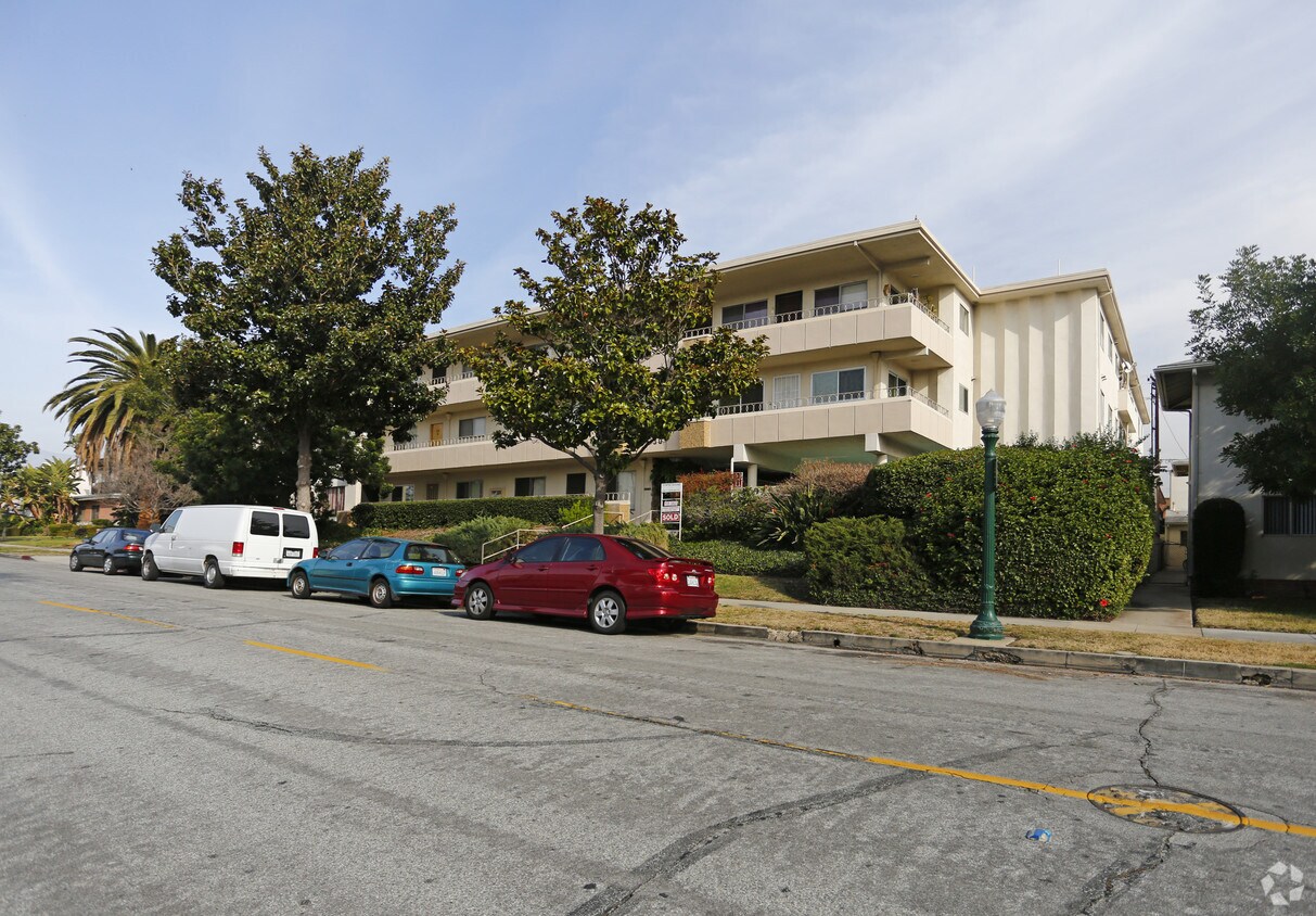 Primary Photo - Towne House