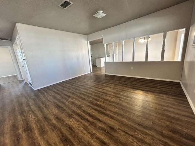 Building Photo - 2807 Auburn St