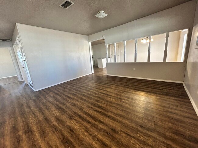 Foto del edificio - 2807 Auburn St