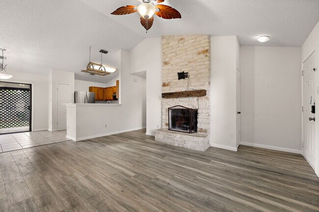 Building Photo - 1705 Laurel Path