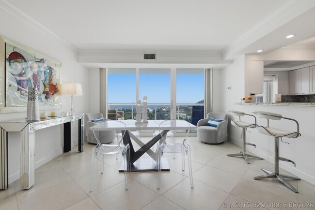 Foto del edificio - 2715 N Ocean Blvd