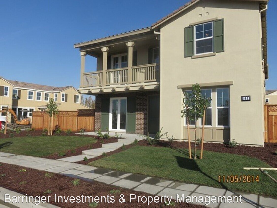 Primary Photo - 5 br, 3 bath House - 960 S Shields Ave