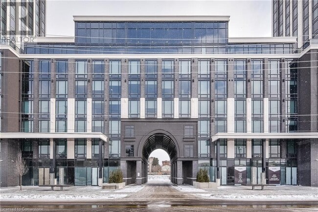 Building Photo - 330 Phillip St