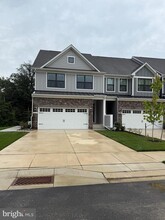 Building Photo - 605 Phalen Ct