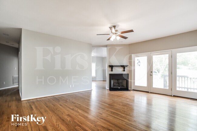 Foto del edificio - 13415 Willow Breeze Ln