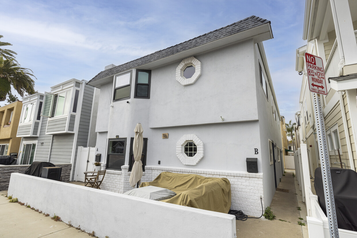 Primary Photo - 116 E Balboa Blvd