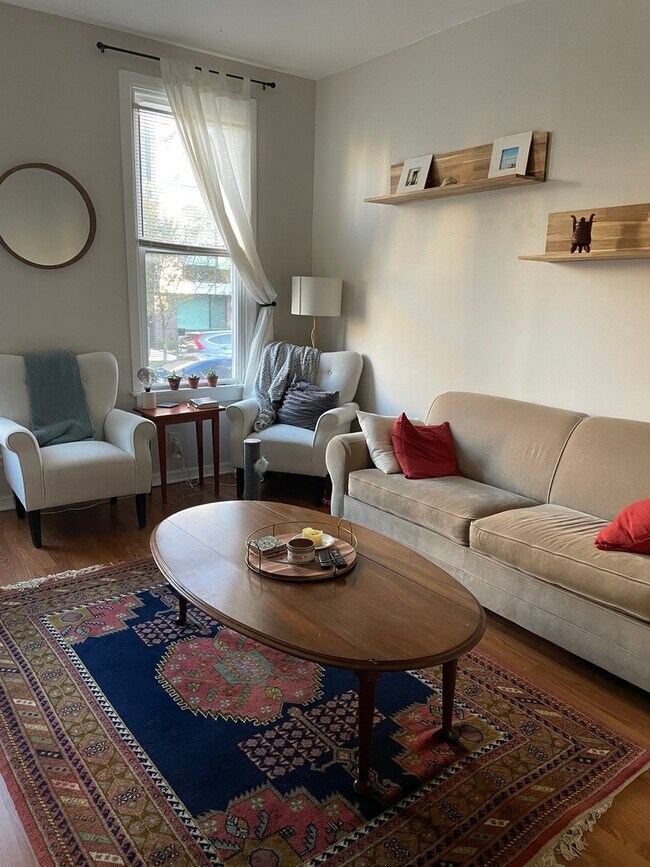 Building Photo - 2515 W Cortland St