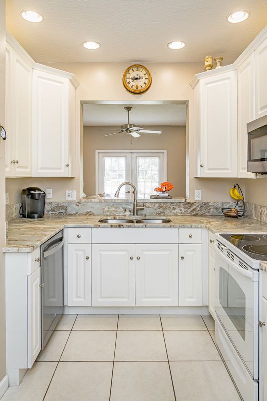 Foto del edificio - 1651 Hawthorne Pl