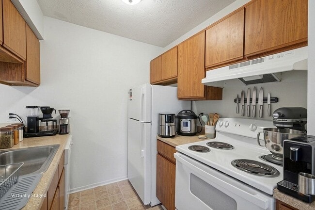 Building Photo - Eastgate Woods Apartments