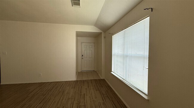 Foto del edificio - 2714 Grahamwood Ln