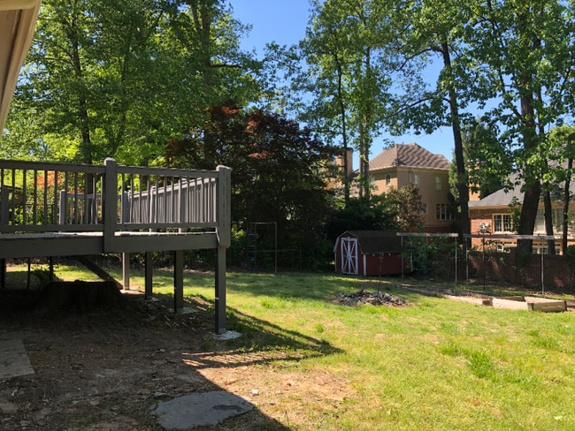 Photo - 1104 Lynmoor Dr NE House