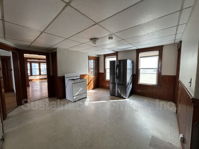 Building Photo - 44 Fairfax Rd