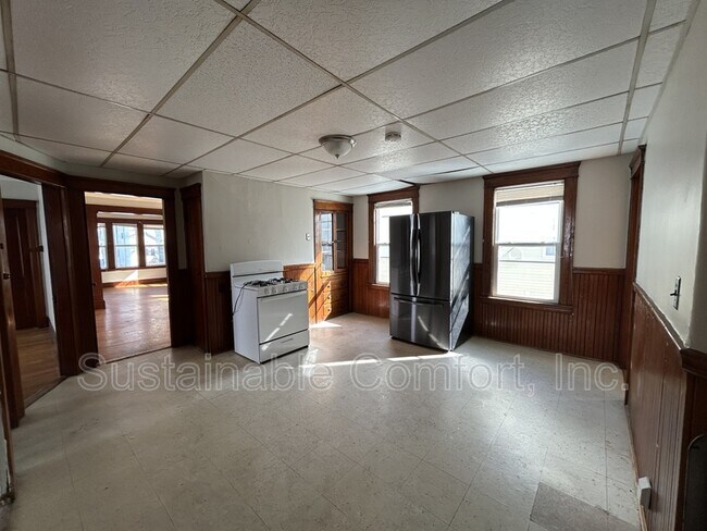 Foto del edificio - 44 Fairfax Rd