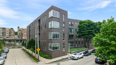 Building Photo - 2050 N Commerce St