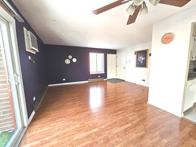 Building Photo - 15820 Terrace Dr