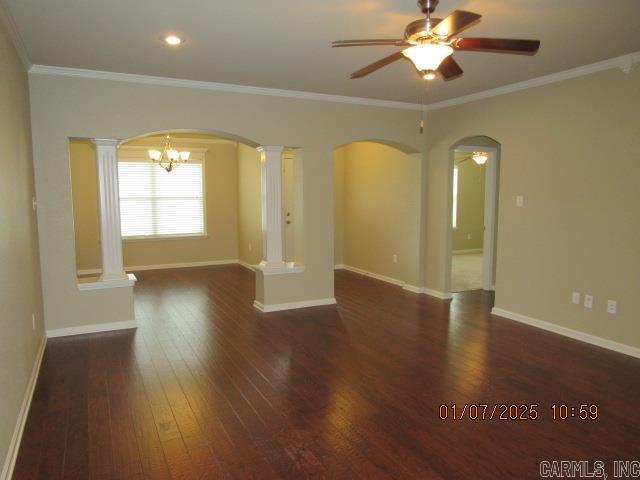 Building Photo - 2755 Gladstone Dr