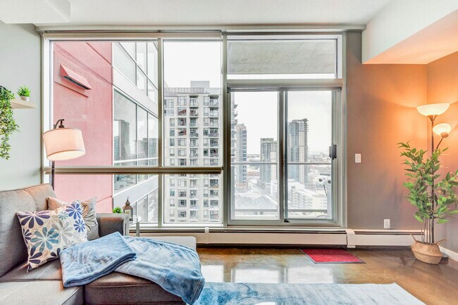 Photo du bâtiment - 135-113 13 Ave SW