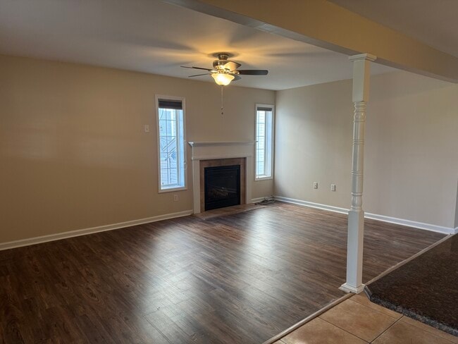 Living room - 566 Green St