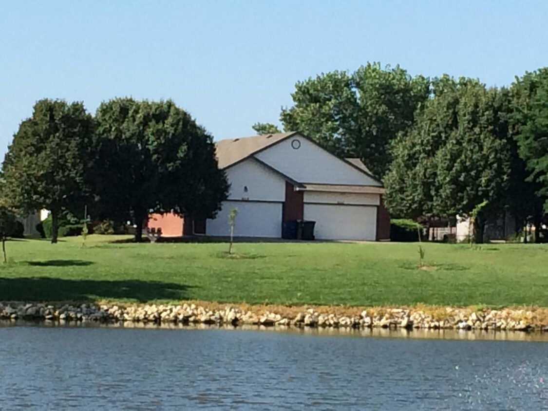 6323 Quail Ridge St, Bel Aire, KS 67220 Townhome Rentals in Bel Aire