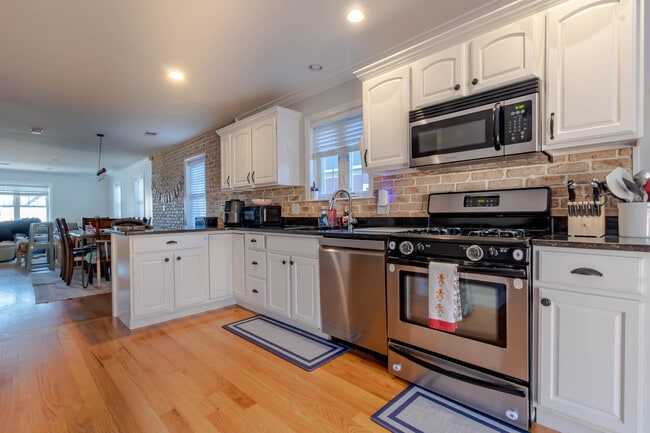 Foto del edificio - 221 Neponset Ave