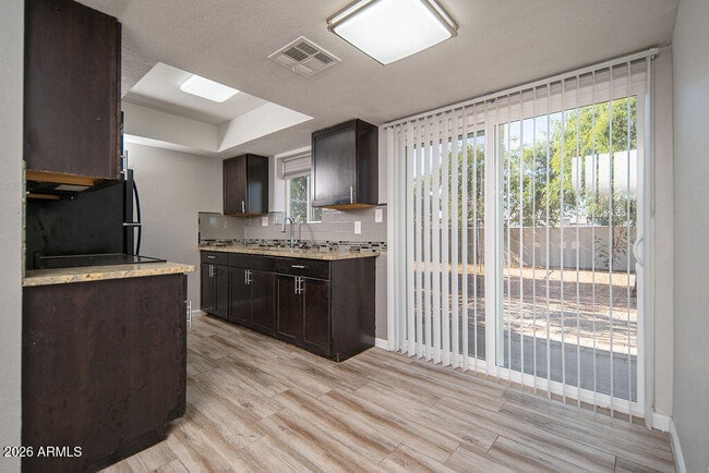 Building Photo - 808 N 95th Dr