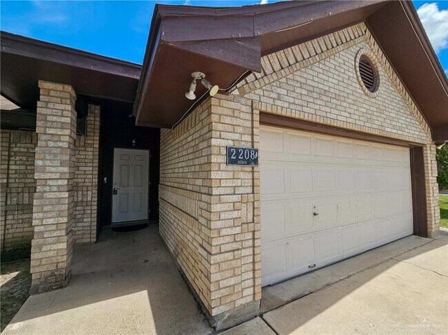 Foto del edificio - 2208 Robin Ave W