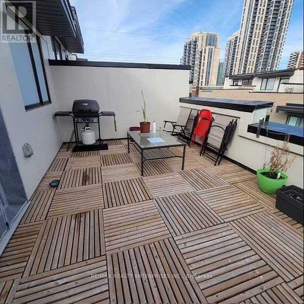 Photo du bâtiment - 32 Fieldway Rd