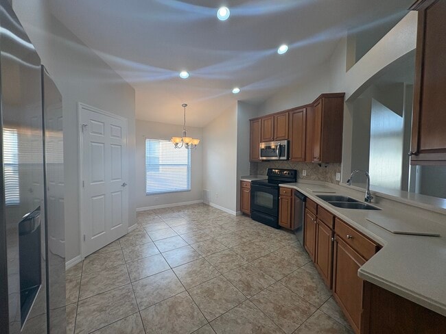 Building Photo - 14956 Braywood Trail