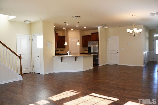 Foto del edificio - 1111 Sky Top Dr