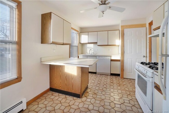 Foto del edificio - 132 Hemingway Ave