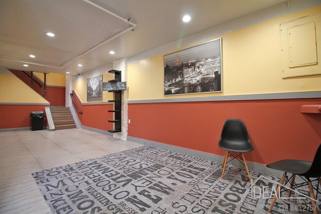 Foto del edificio - 290 Meserole St