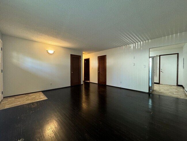Foto del edificio - Reed Neighborhood Gem~ Great Natural Light~ Fenced Front Patio~ Onsite Laundry~ Off Street parkin...